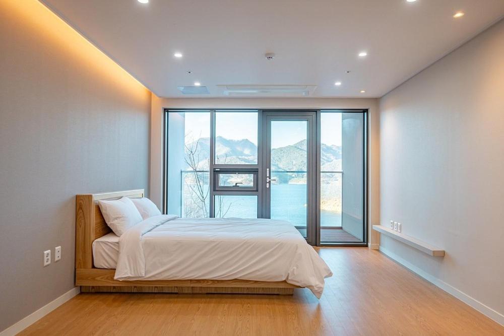 Hotel Jecheon The Shine Cheongpung Habitación foto